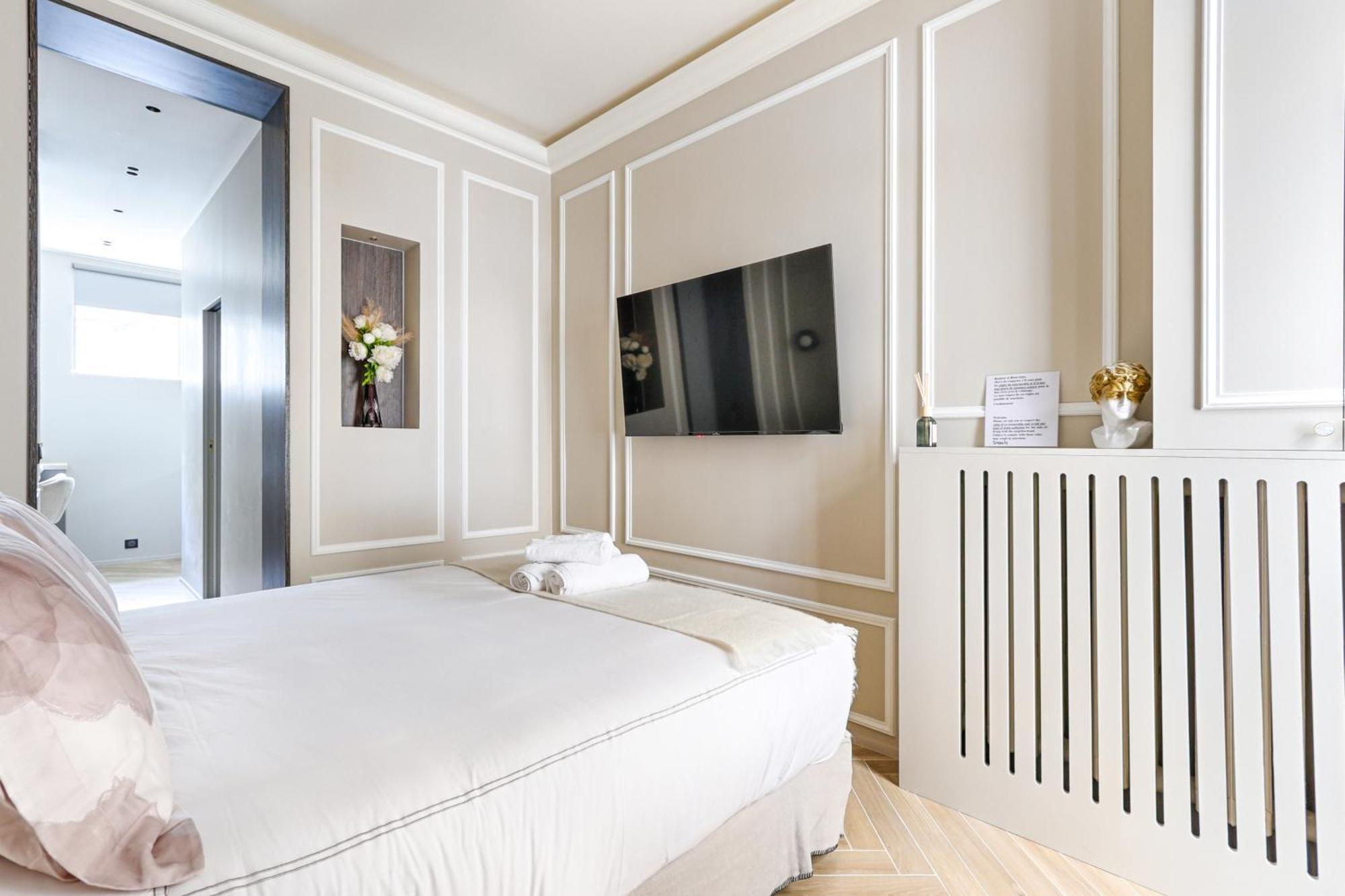 Luxury And Design Studio Invalides Paris Exteriör bild